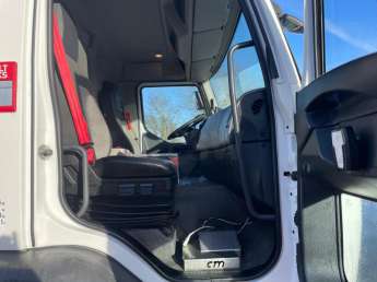 Camion porteur Renault D19 DTi8 - 320 ch 