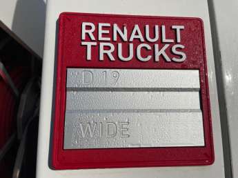 Camion porteur Renault D19 DTi8 - 320 ch 