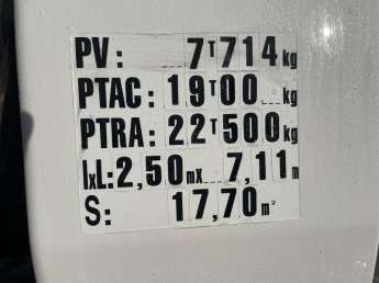 Camion porteur Renault D19 DTi8 - 320 ch 