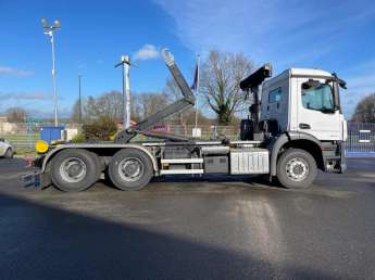 Camion porteur Mercedes AROCS 26.43 