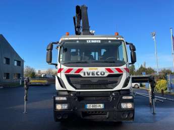 Camion porteur Iveco STRALIS 310 