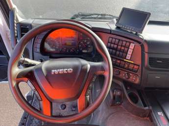 Camion porteur Iveco STRALIS 310 