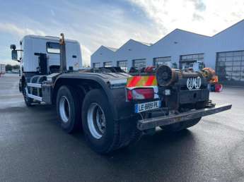 Camion porteur Scania P410 