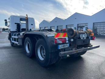Camion porteur Scania P410 