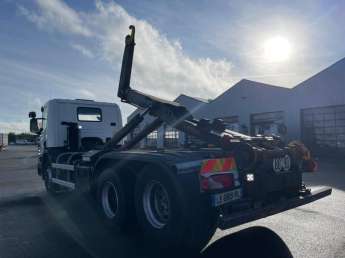 Camion porteur Scania P410 