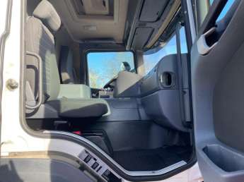 Camion porteur Scania P410 