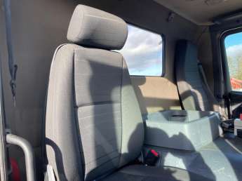 Camion porteur Scania P410 