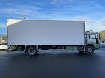 Camion porteur Volvo FL-220 