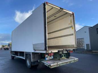 Camion porteur Volvo FL-220 