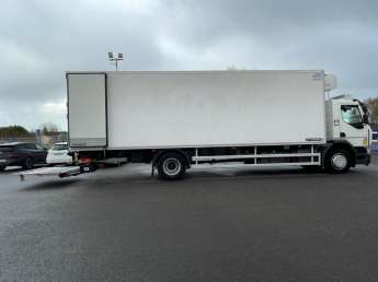 Camion porteur Renault D320 
