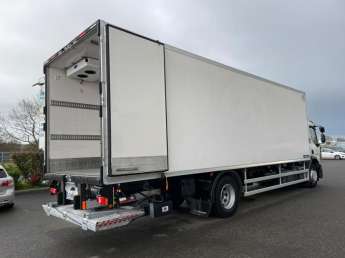 Camion porteur Renault D320 