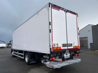 Camion porteur Renault D320 