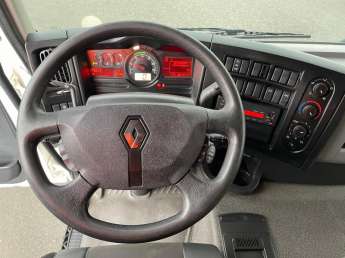 Camion porteur Renault D320 