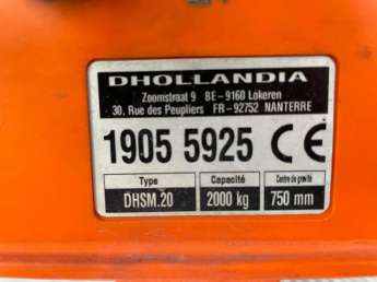 Camion porteur Renault D320 