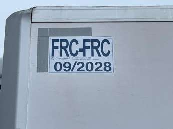 Camion porteur Renault D320 