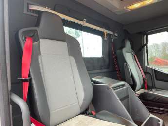 Camion porteur Renault C430 