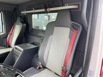 Camion porteur Renault C430 