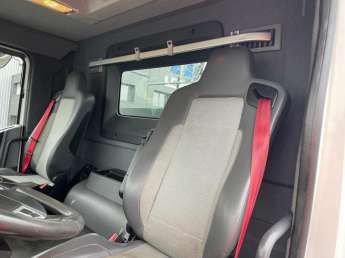 Camion porteur Renault C430 