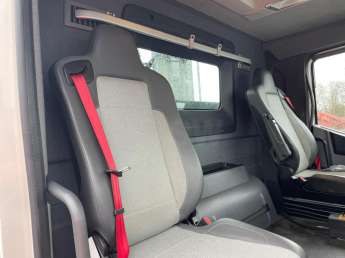 Camion porteur Renault C430 