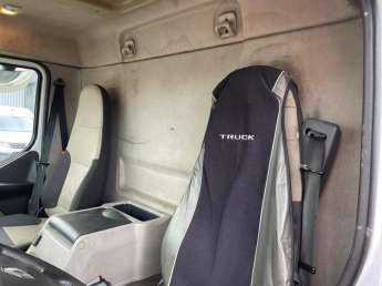 Camion porteur Renault MIDLUM 190 