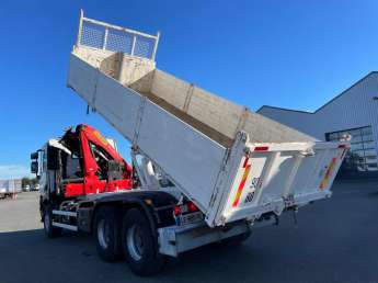 Camion porteur Renault C380 