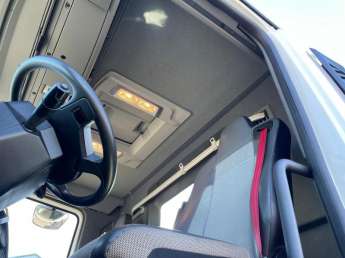 Camion porteur Renault C380 