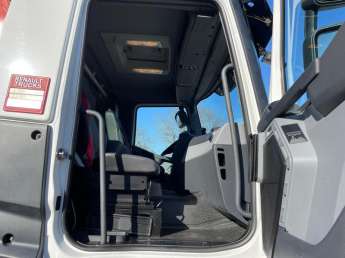 Camion porteur Renault C380 