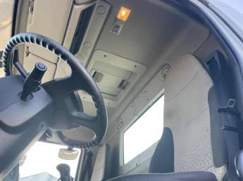 Camion porteur Renault KERAX 370 