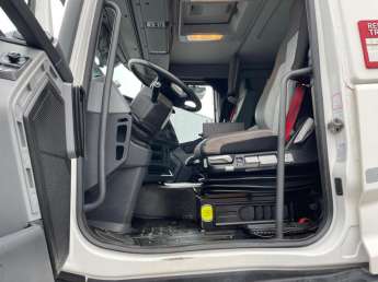 Camion porteur Renault C460 