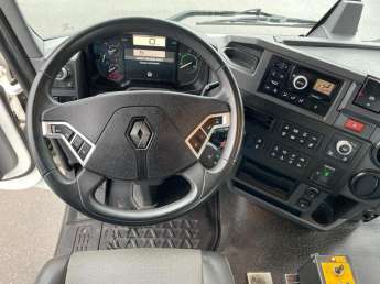 Camion porteur Renault C460 