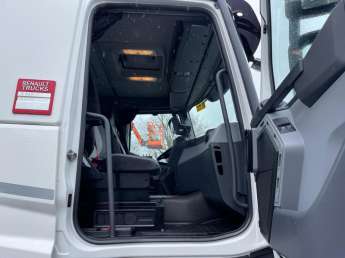 Camion porteur Renault C460 