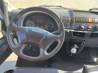 Camion porteur Iveco EUROCARGO 140E22 