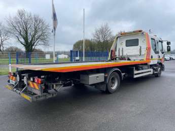Camion porteur Renault D240 