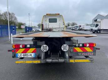 Camion porteur Renault D240 