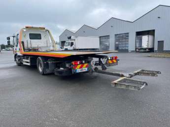 Camion porteur Renault D240 