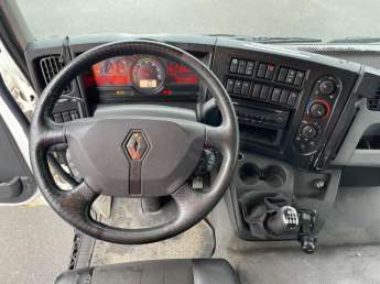 Camion porteur Renault D240 