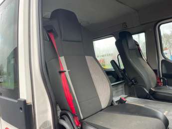 Camion porteur Renault D240 