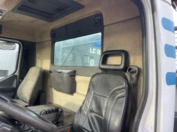 Camion porteur Renault KERAX 340 