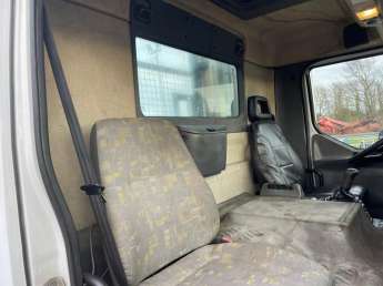 Camion porteur Renault KERAX 340 