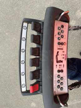 Camion porteur Renault D240 NARROW 