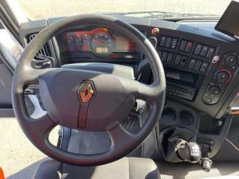 Camion porteur Renault D210 