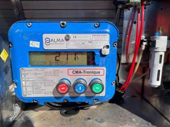 Camion porteur Renault D210 