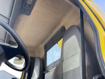 Camion porteur Renault MIDLUM 220.14 