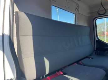 Camion porteur Renault D280 - NARROW 