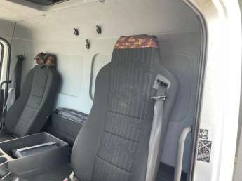 Camion porteur Mercedes ATEGO 12.23 