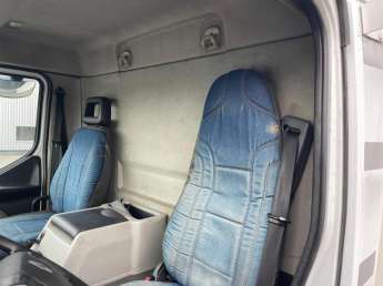 Camion porteur Renault MIDLUM 280.DXi 