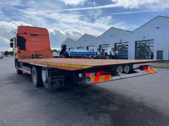 Camion porteur Renault T460 