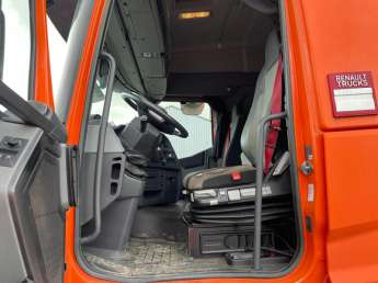 Camion porteur Renault T460 