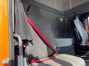 Camion porteur Renault T460 