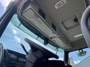 Camion porteur Volvo FMX 460 